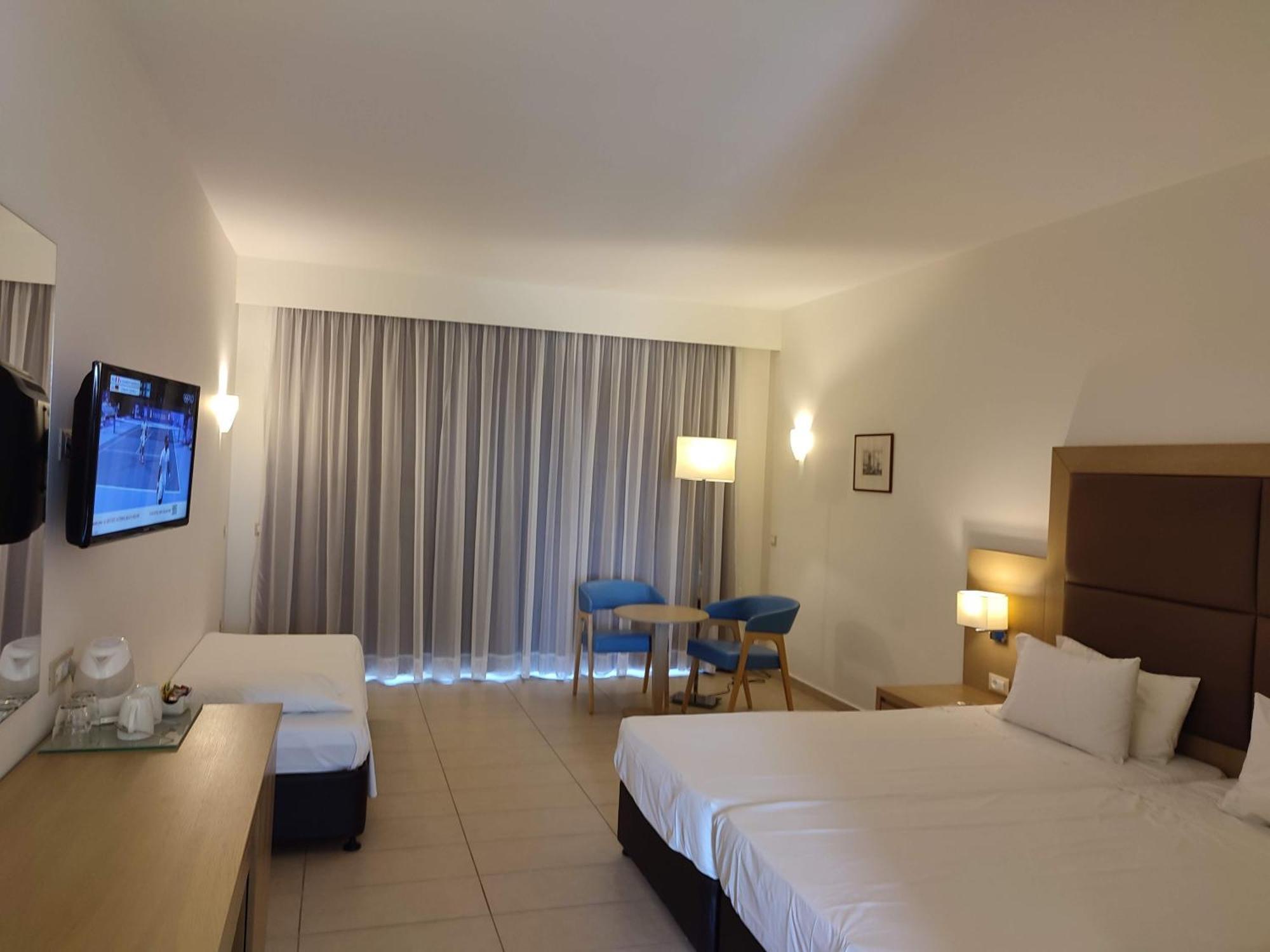 Asterias Beach Resort アファンドウ エクステリア 写真