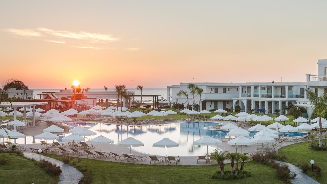 Asterias Beach Resort アファンドウ エクステリア 写真